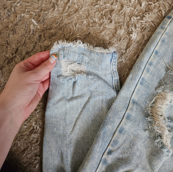 Tinseltown Walmart High Rise Ripped Jeans - Picture 4 of 5